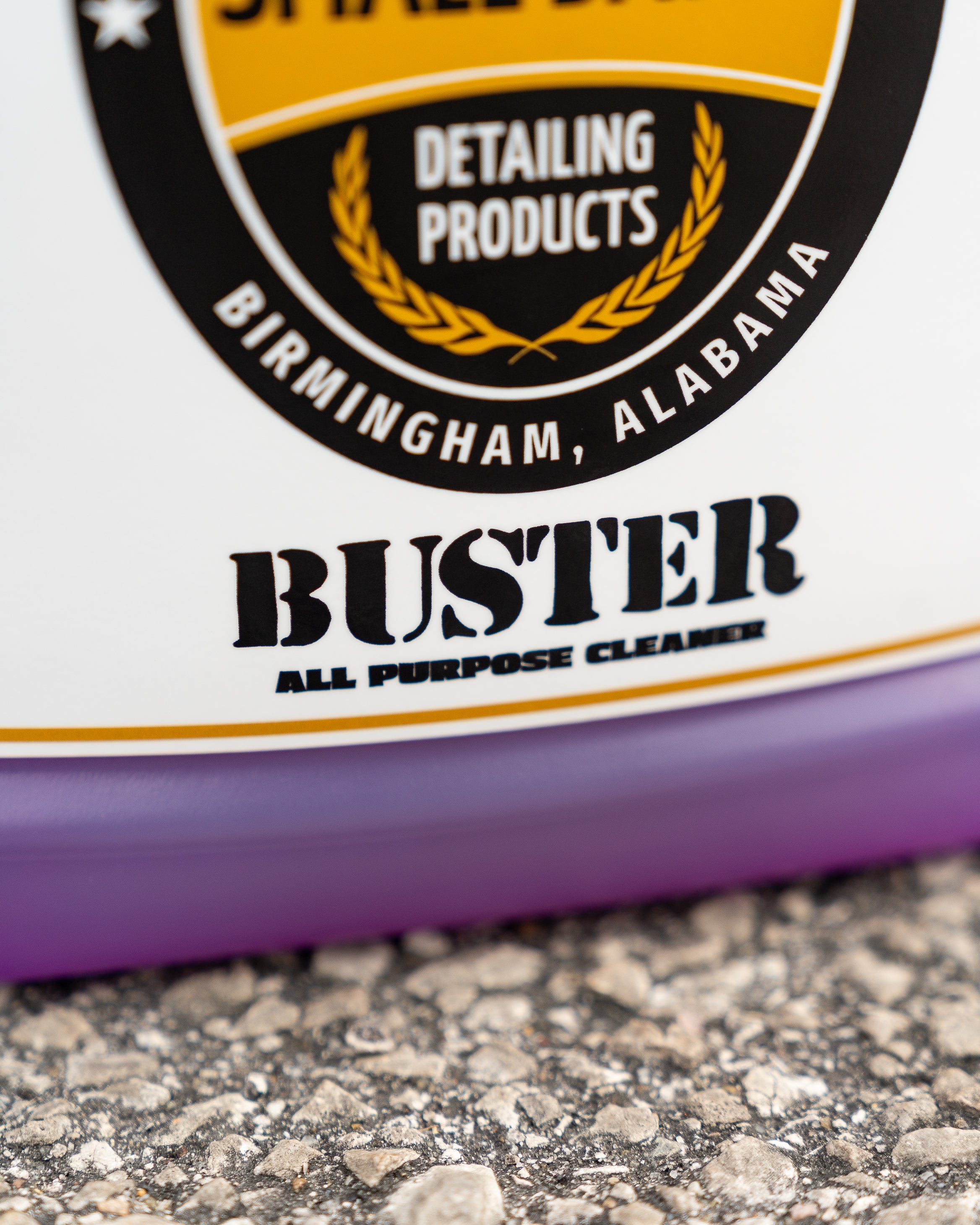 BUSTER ©